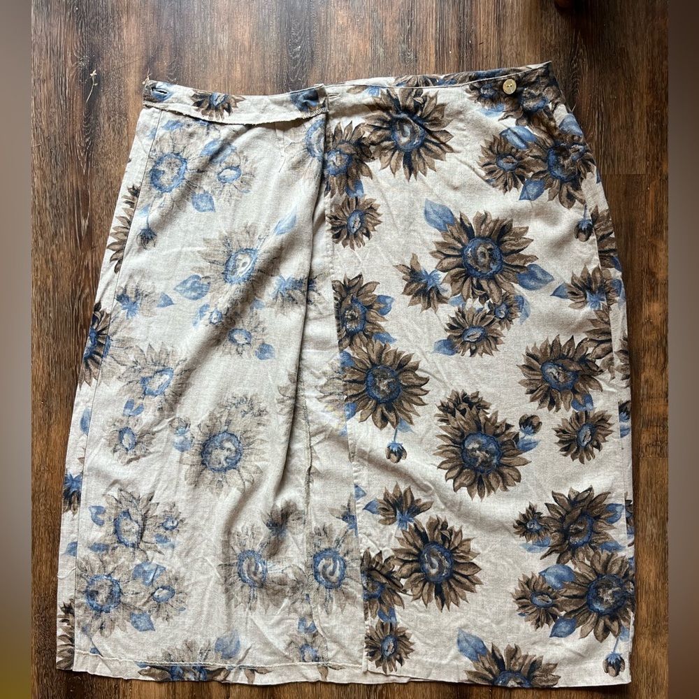 Vintage Floral Wrap Skirt, size Small - Picture 2 of 7